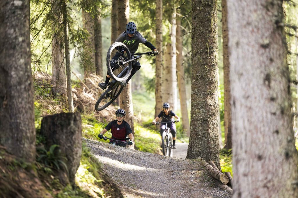 Bike Action satt auf dem AlteSchmiede Trail (© Klemens König)